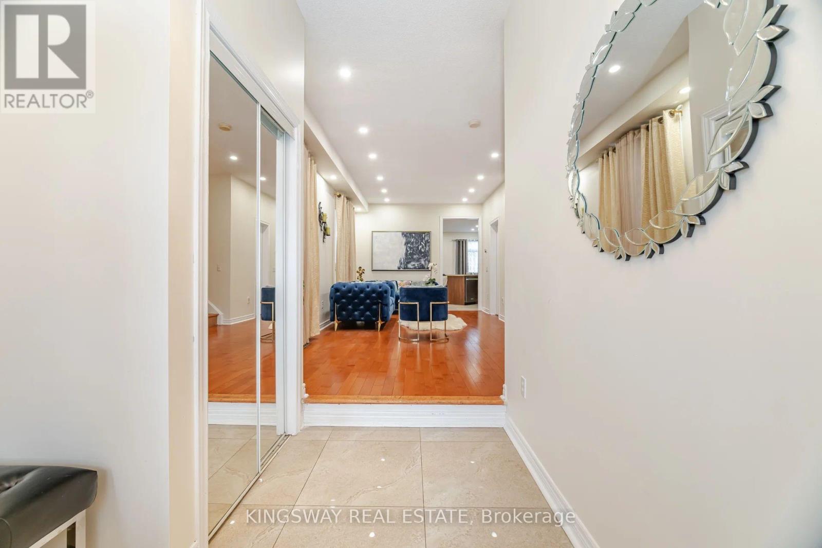 803 Khan Crescent, Mississauga, Ontario  L5V 2R2 - Photo 8 - W13088684