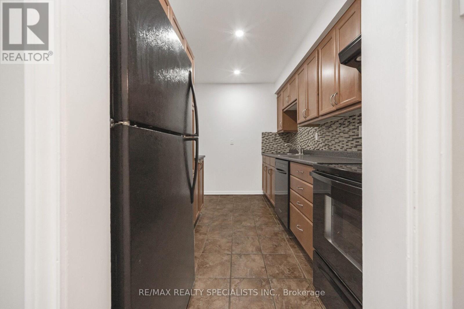 20 Enmount Drive, Brampton, Ontario  L6T 4C8 - Photo 16 - W13088704
