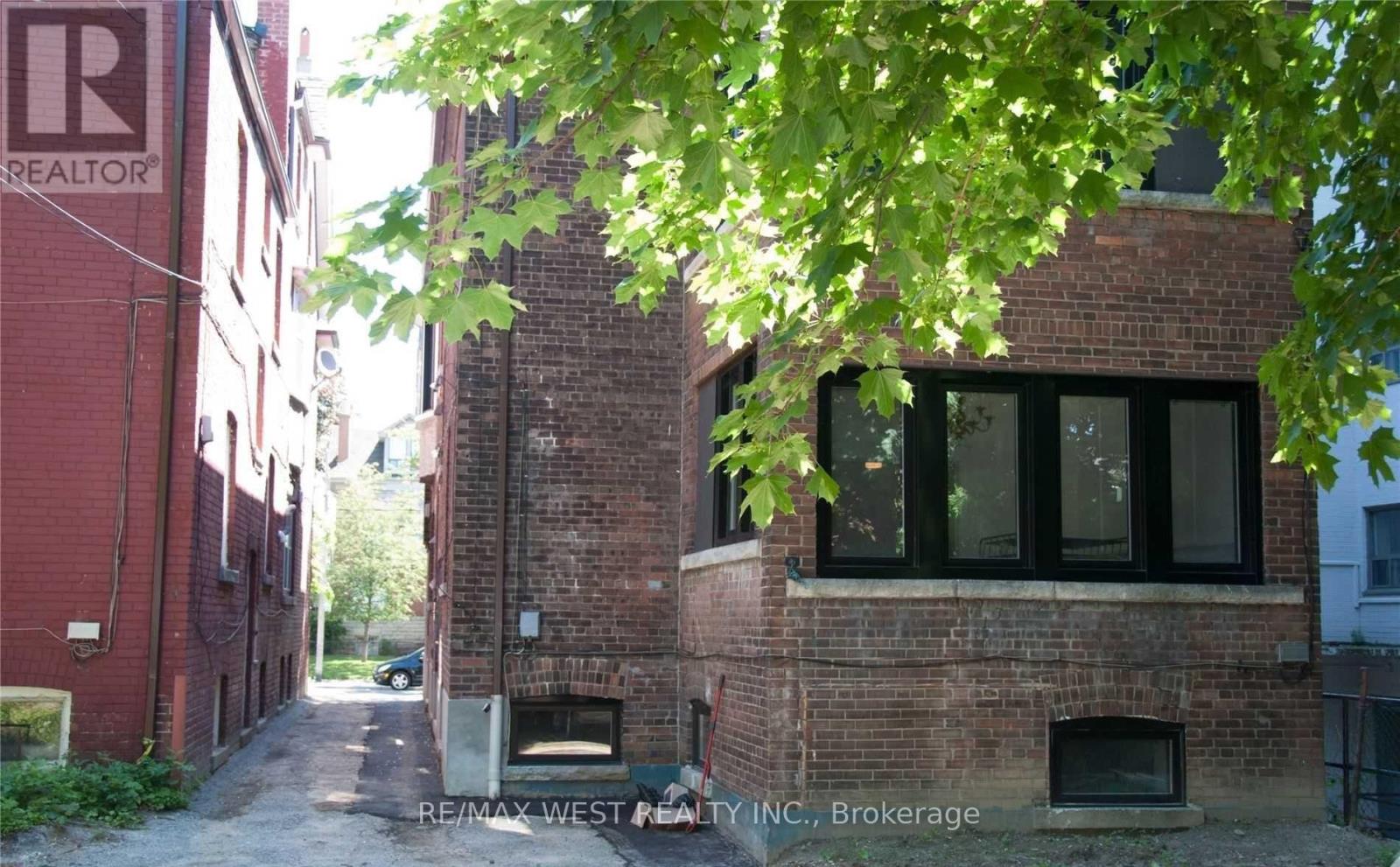 4 - 152 Dowling Avenue, Toronto, Ontario  M6K 3A6 - Photo 9 - W13088722