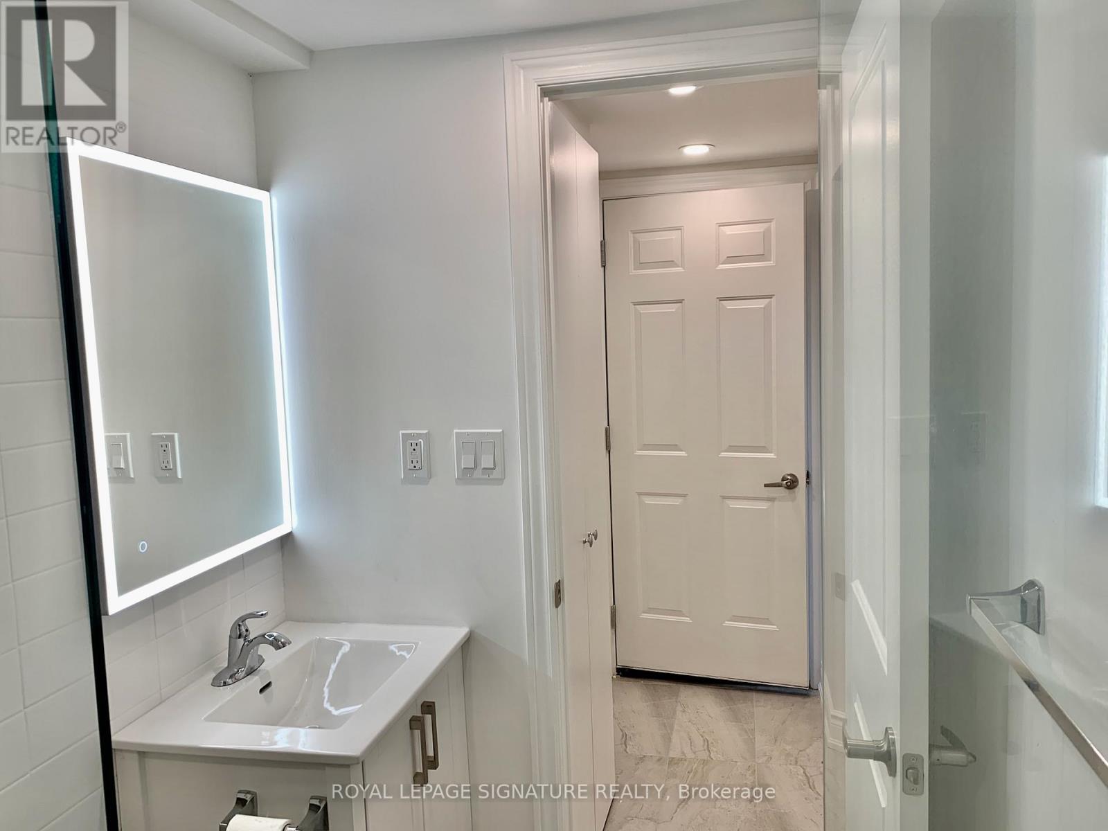 4 - 977 Glencairn Avenue, Toronto, Ontario  M6B 2A8 - Photo 11 - W13088724