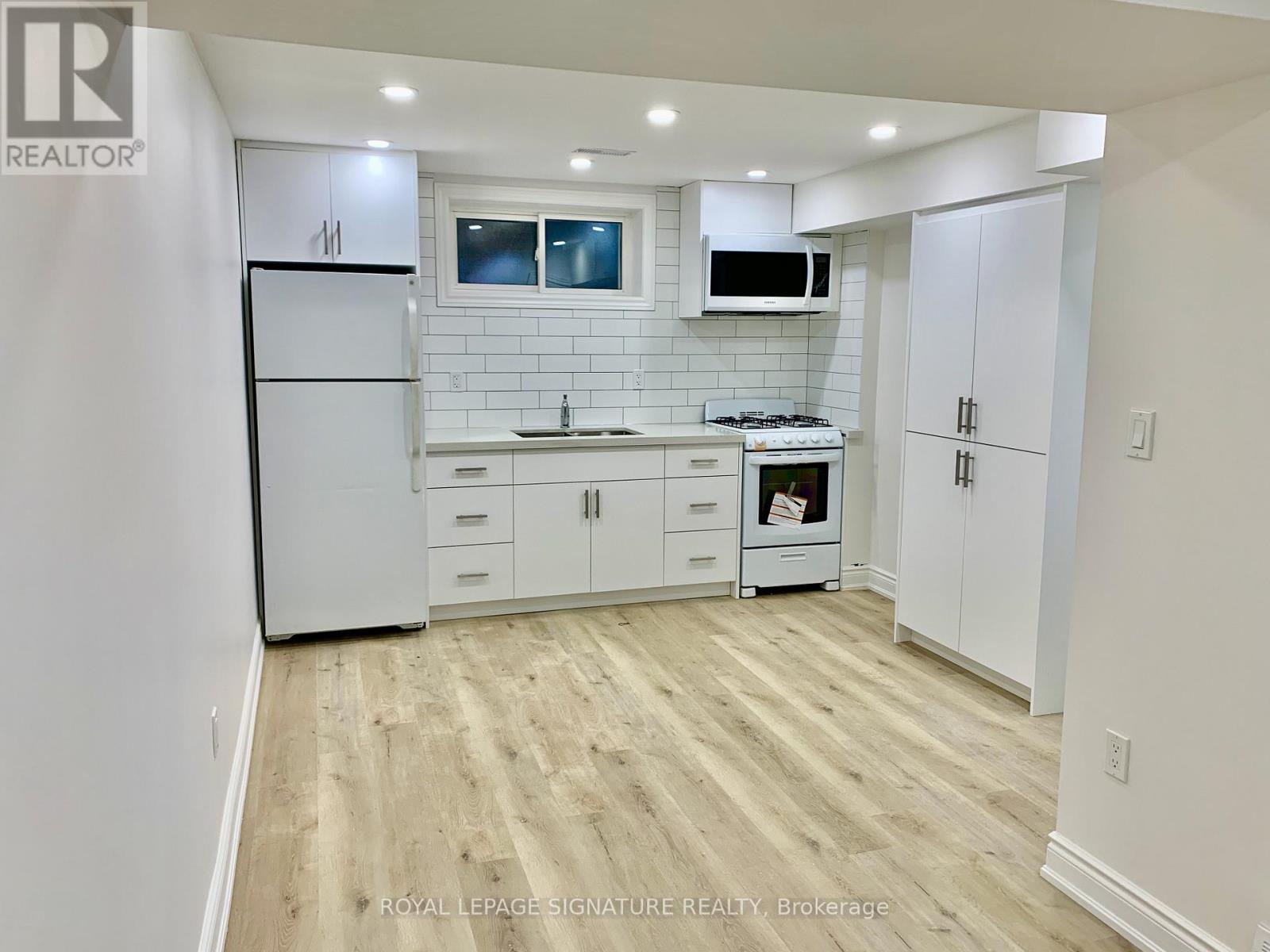 4 - 977 Glencairn Avenue, Toronto, Ontario  M6B 2A8 - Photo 4 - W13088724