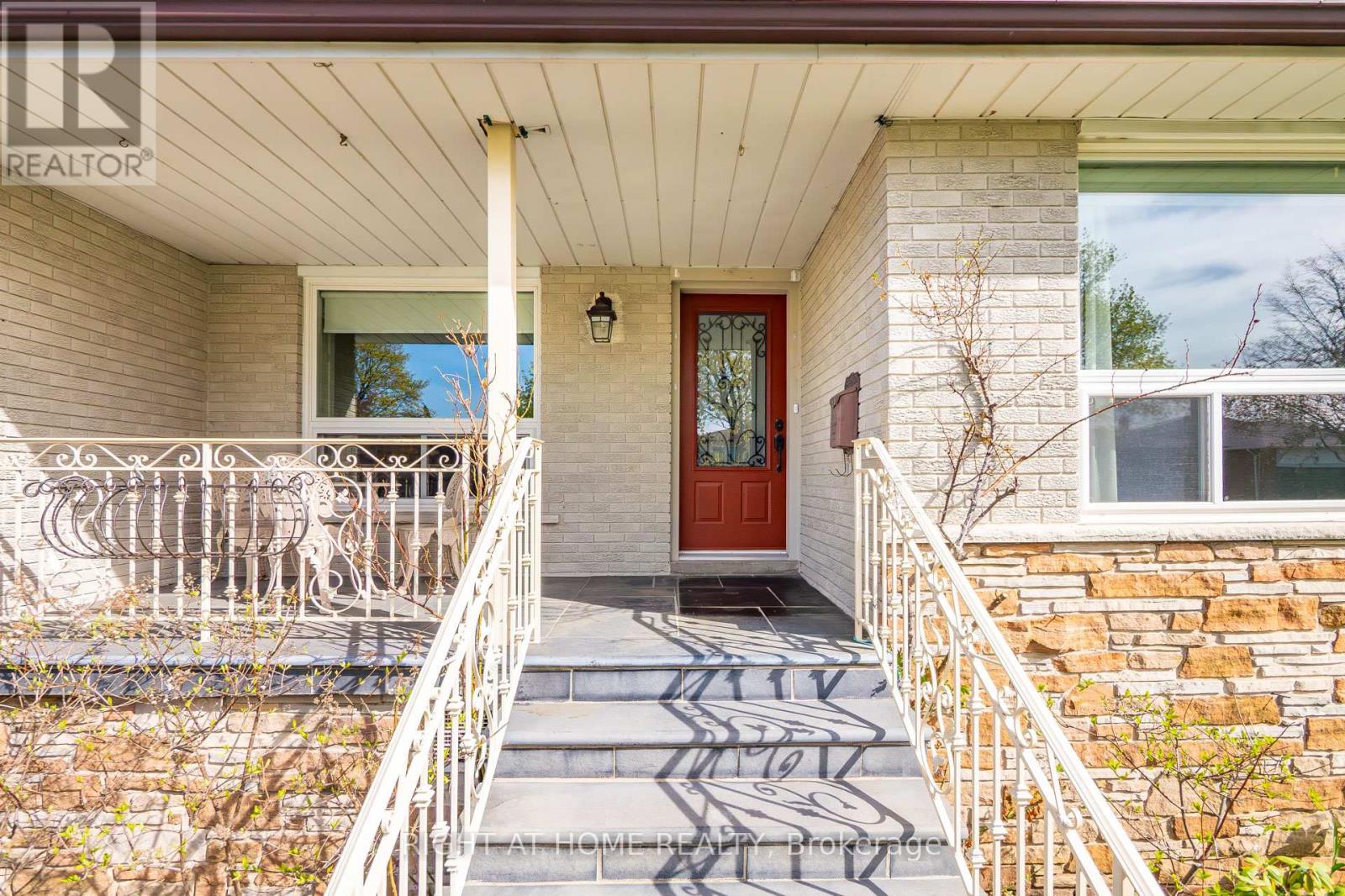 304 ULRIC CRESCENT, Oakville, Ontario