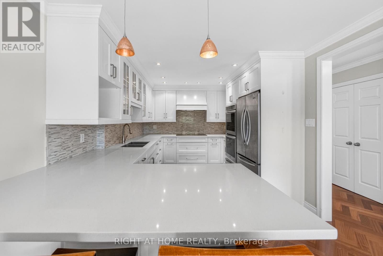 304 Ulric Crescent, Oakville, Ontario  L6K 3R2 - Photo 13 - W13088744