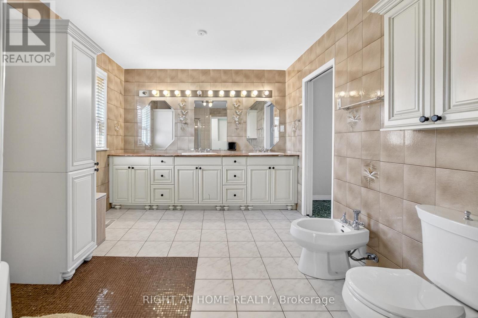 304 Ulric Crescent, Oakville, Ontario  L6K 3R2 - Photo 29 - W13088744