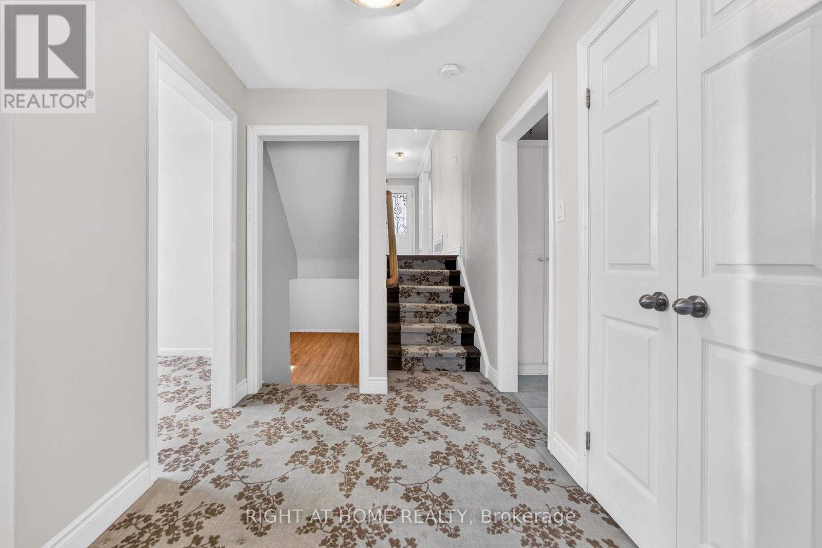 304 Ulric Crescent, Oakville, Ontario  L6K 3R2 - Photo 32 - W13088744