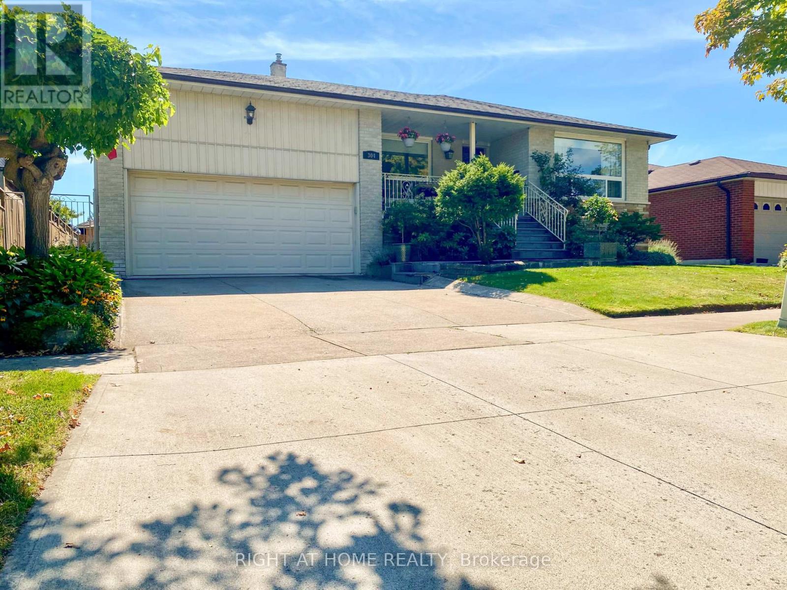 304 Ulric Crescent, Oakville, Ontario  L6K 3R2 - Photo 4 - W13088744