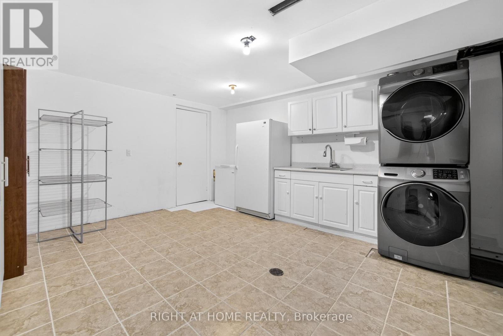 304 Ulric Crescent, Oakville, Ontario  L6K 3R2 - Photo 41 - W13088744