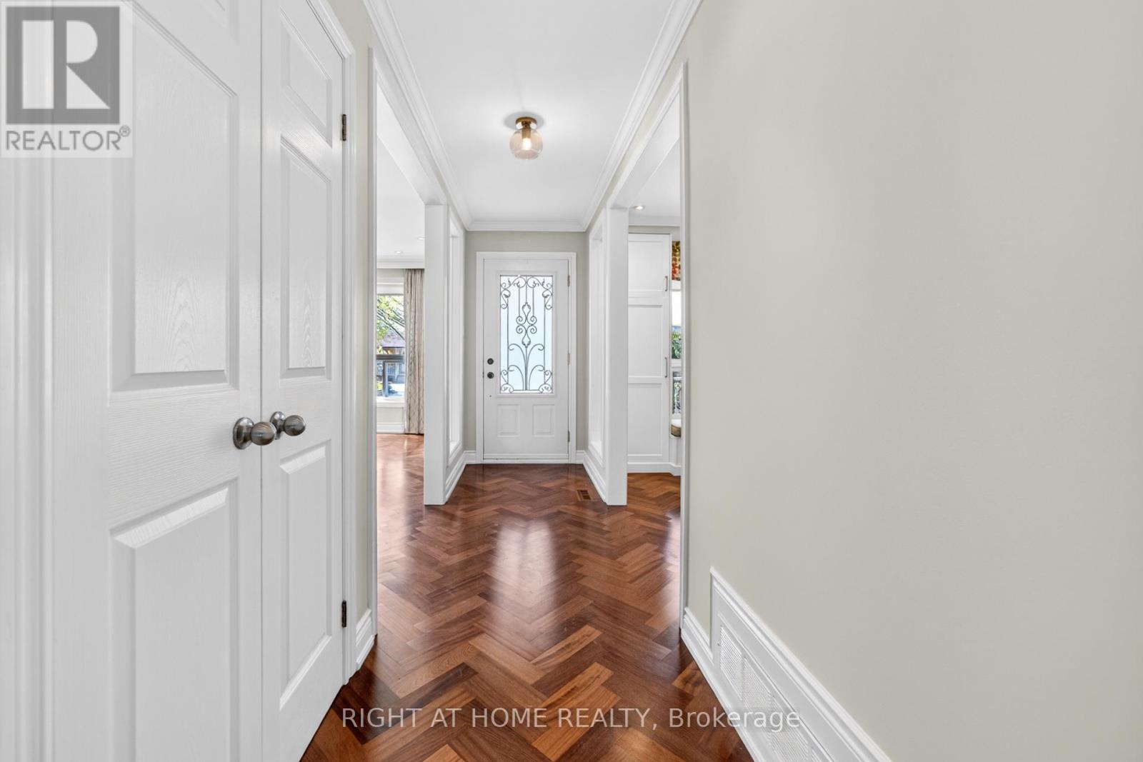 304 Ulric Crescent, Oakville, Ontario  L6K 3R2 - Photo 7 - W13088744