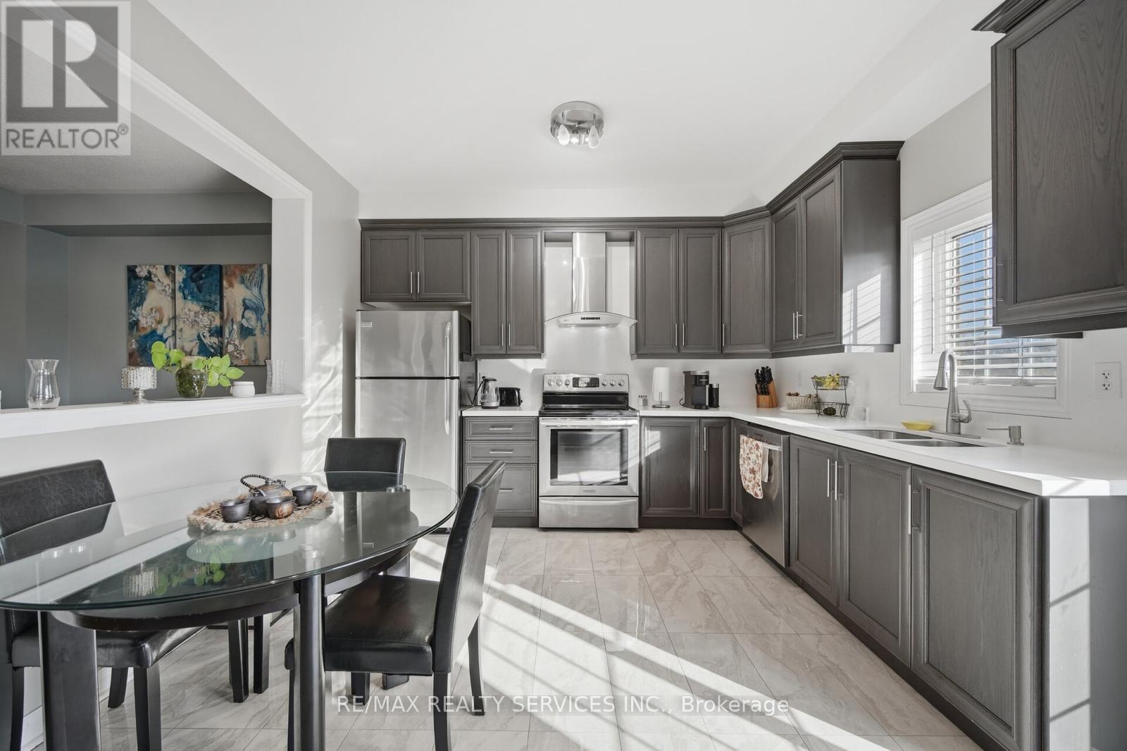 9746 Mclaughlin Road, Brampton, Ontario  L6X 0T8 - Photo 10 - W13088778