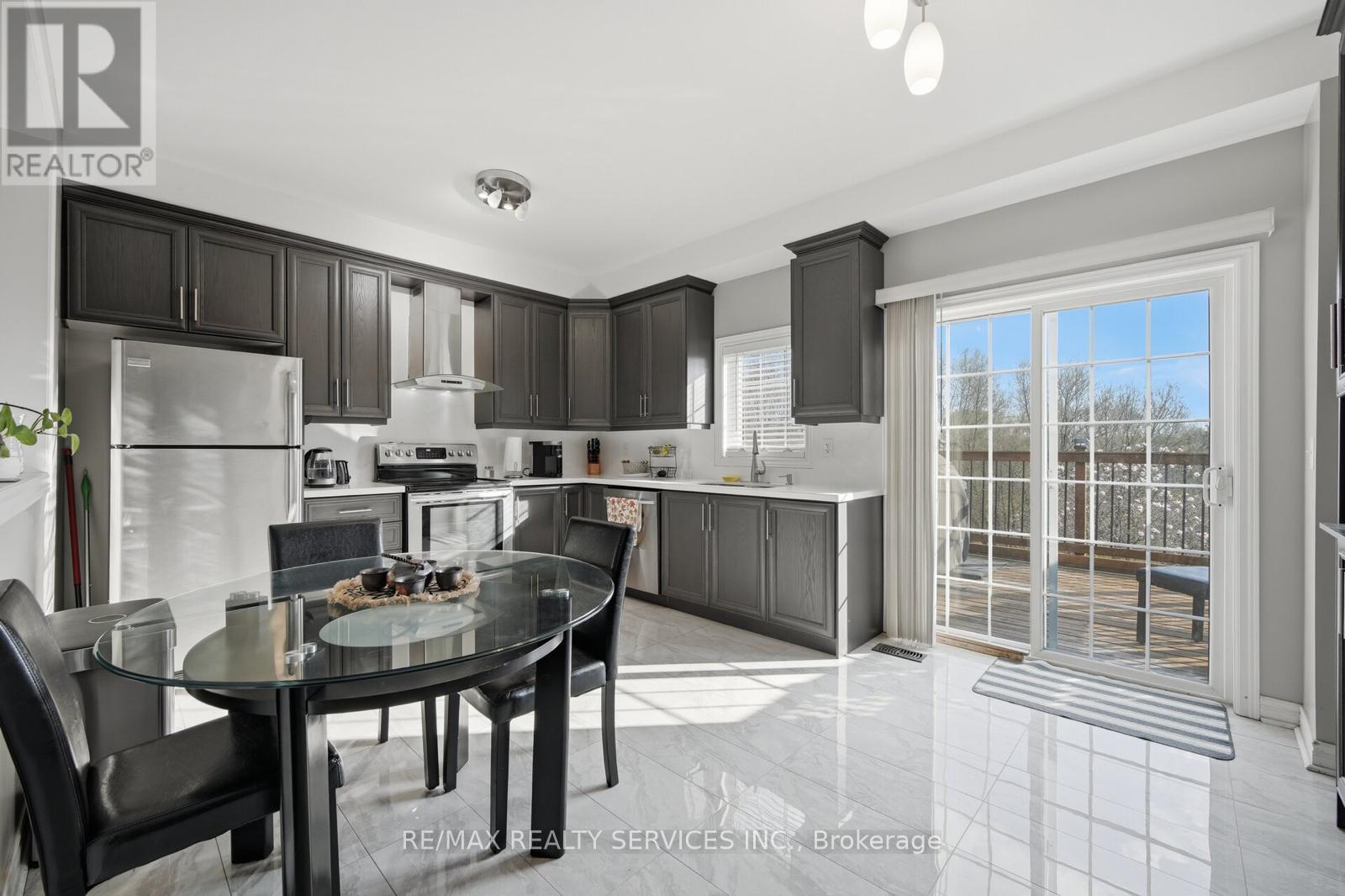 9746 Mclaughlin Road, Brampton, Ontario  L6X 0T8 - Photo 12 - W13088778