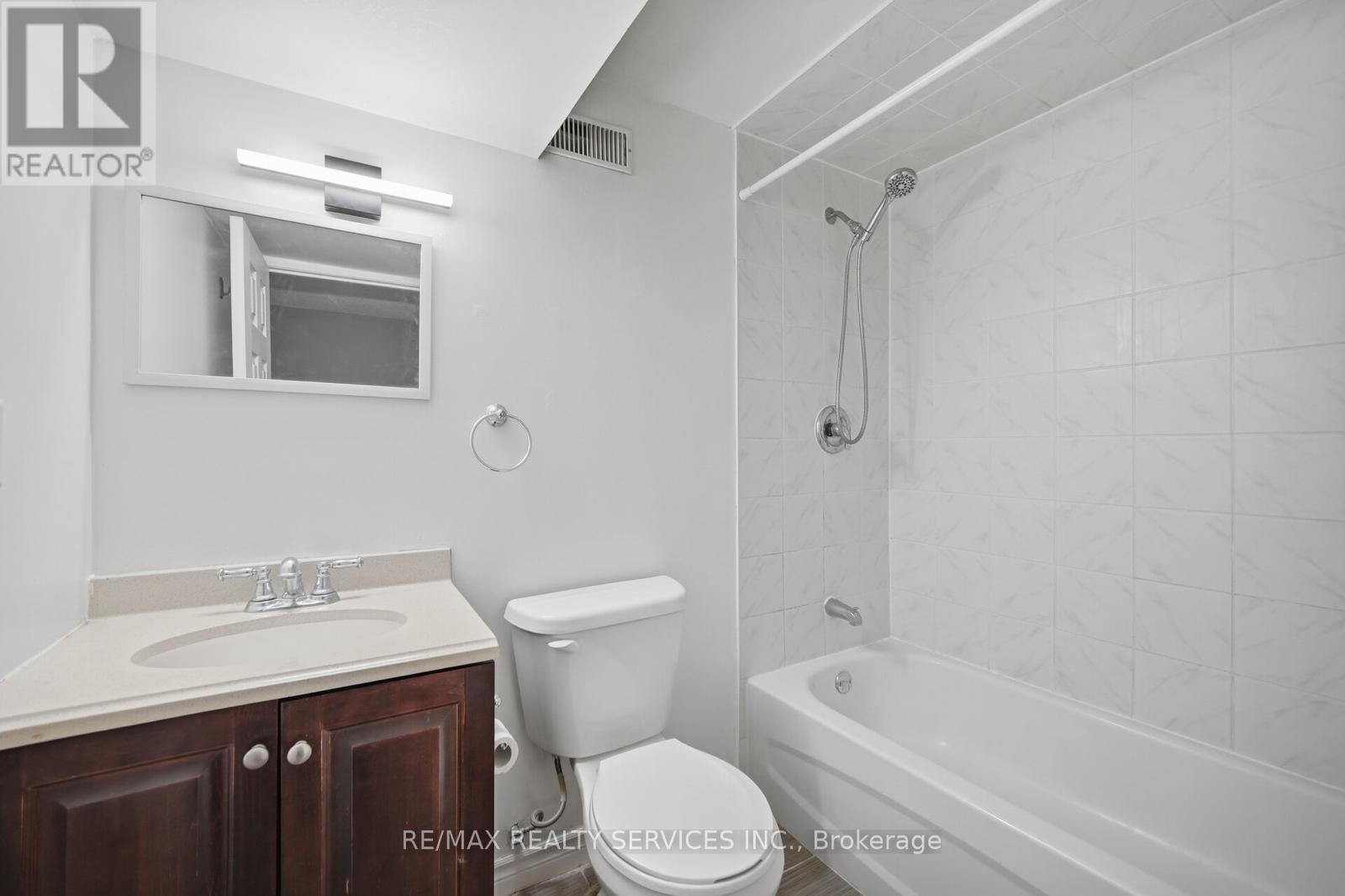 9746 Mclaughlin Road, Brampton, Ontario  L6X 0T8 - Photo 22 - W13088778