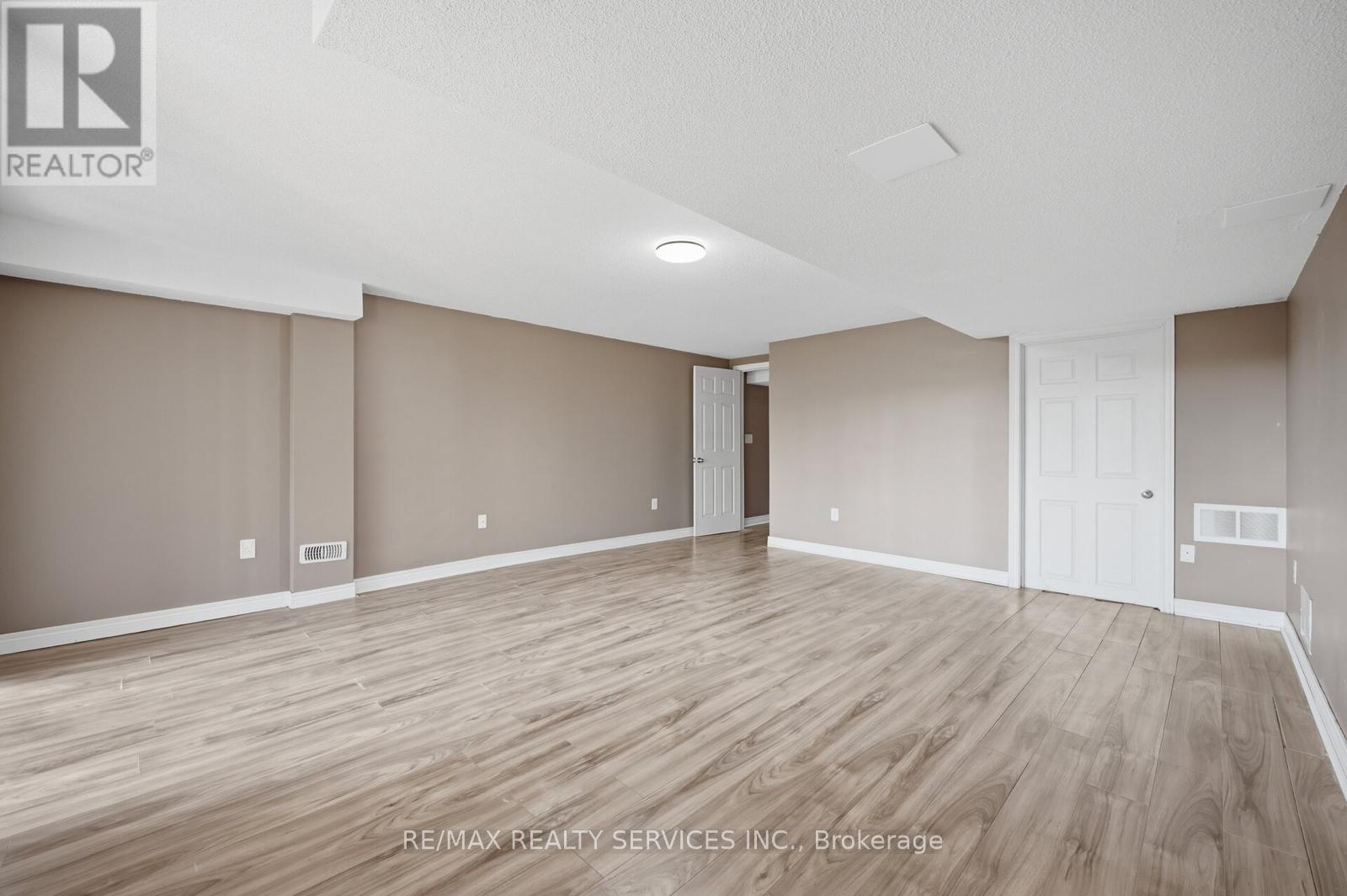 9746 Mclaughlin Road, Brampton, Ontario  L6X 0T8 - Photo 25 - W13088778