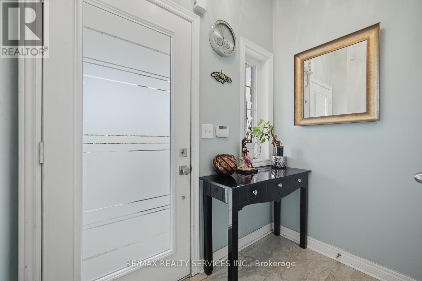 9746 Mclaughlin Road, Brampton, Ontario  L6X 0T8 - Photo 3 - W13088778