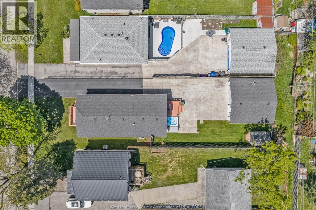 1588 Buckingham, Windsor, Ontario  N8T 2A4 - Photo 10 - 26010219