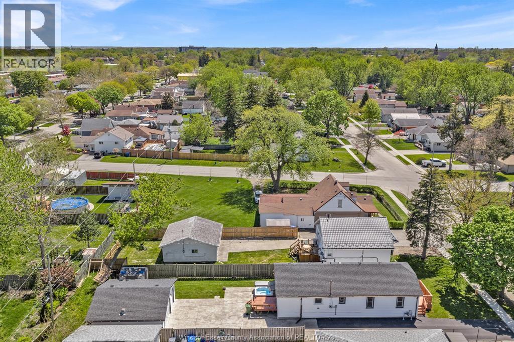 1588 Buckingham, Windsor, Ontario  N8T 2A4 - Photo 3 - 26010219
