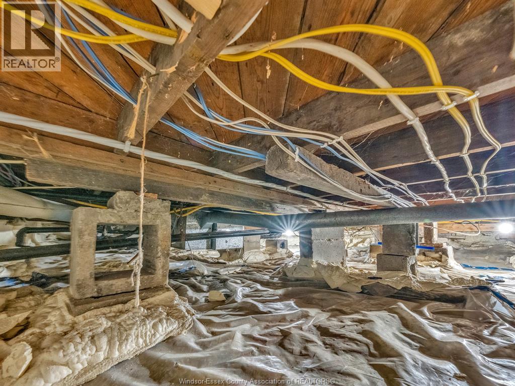 1588 Buckingham, Windsor, Ontario  N8T 2A4 - Photo 31 - 26010219