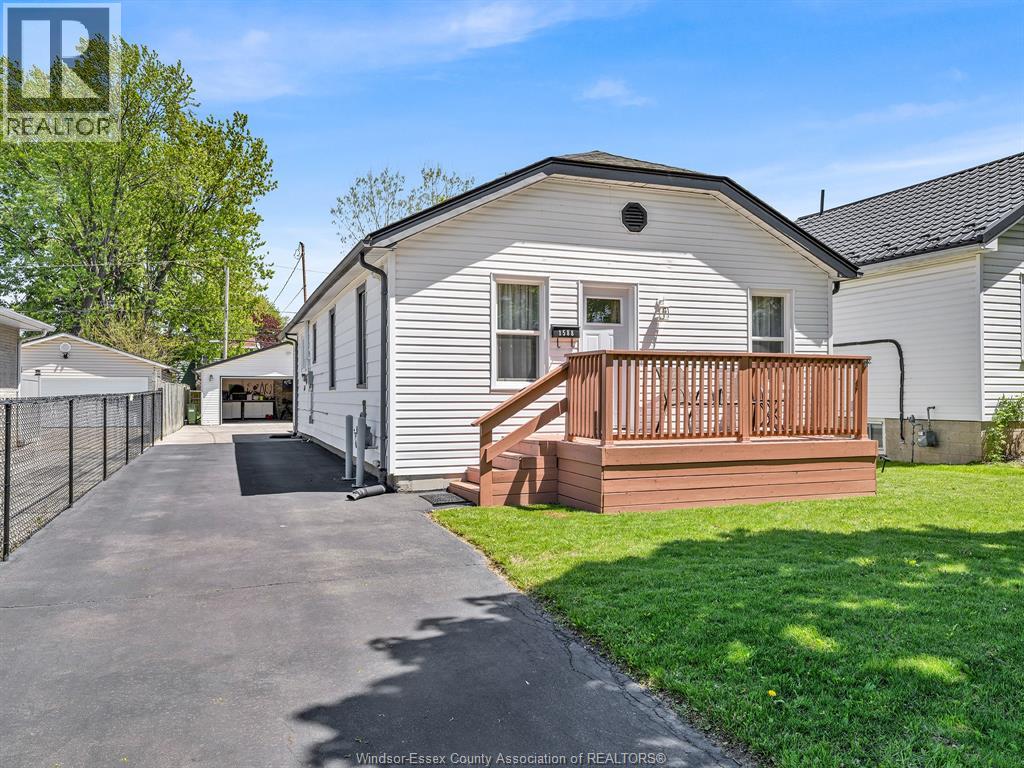 1588 Buckingham, Windsor, Ontario  N8T 2A4 - Photo 34 - 26010219