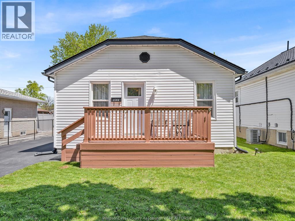 1588 Buckingham, Windsor, Ontario  N8T 2A4 - Photo 36 - 26010219