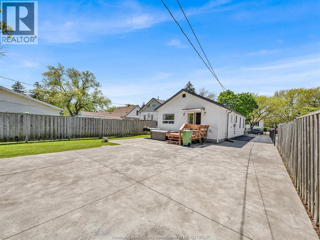 1588 Buckingham, Windsor, Ontario  N8T 2A4 - Photo 44 - 26010219