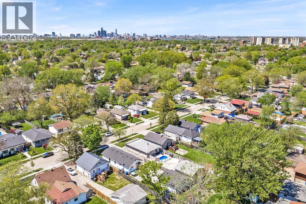 1588 Buckingham, Windsor, Ontario  N8T 2A4 - Photo 6 - 26010219