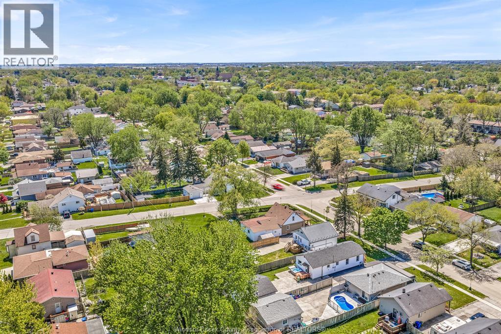 1588 Buckingham, Windsor, Ontario  N8T 2A4 - Photo 7 - 26010219