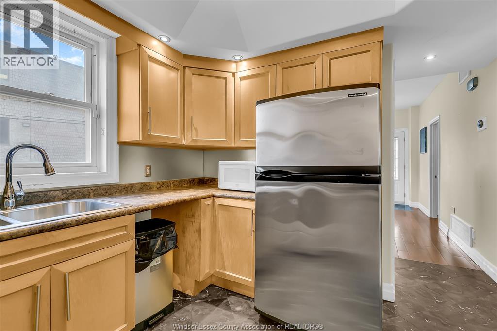 258 Elm Avenue, Windsor, Ontario  N9A 5G8 - Photo 10 - 26010196