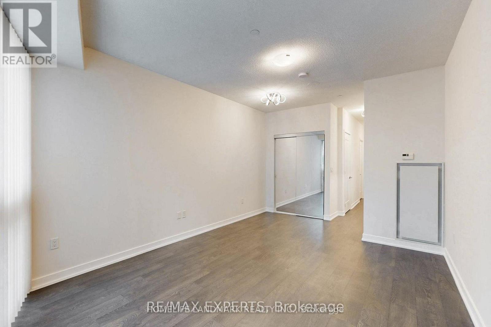 207 - 99 John Street, Toronto, Ontario  M5H 3G2 - Photo 2 - C12986094