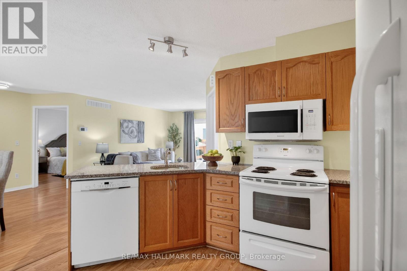 3 Daphne Crescent, Ottawa, Ontario  K2S 1Y1 - Photo 13 - X12942148