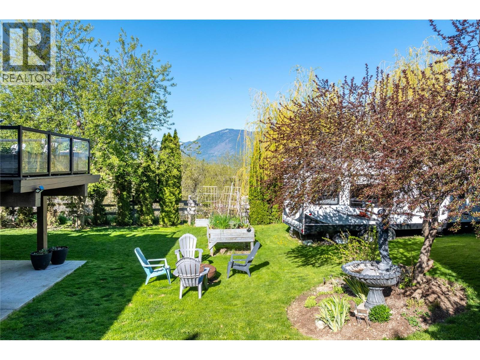 235 3rd Avenue S, Creston, British Columbia  V0B 1G3 - Photo 4 - 10379886