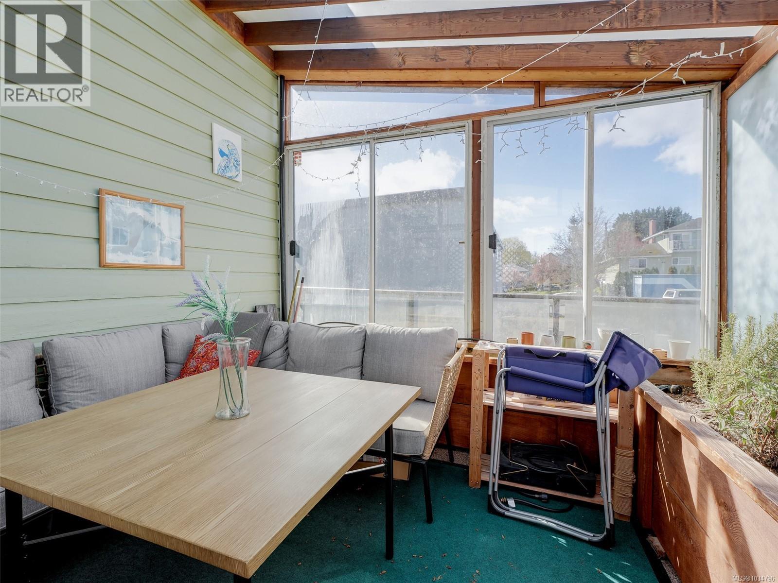 2130 Ridge Rd, Victoria, British Columbia  V8T 3E9 - Photo 34 - 1034796