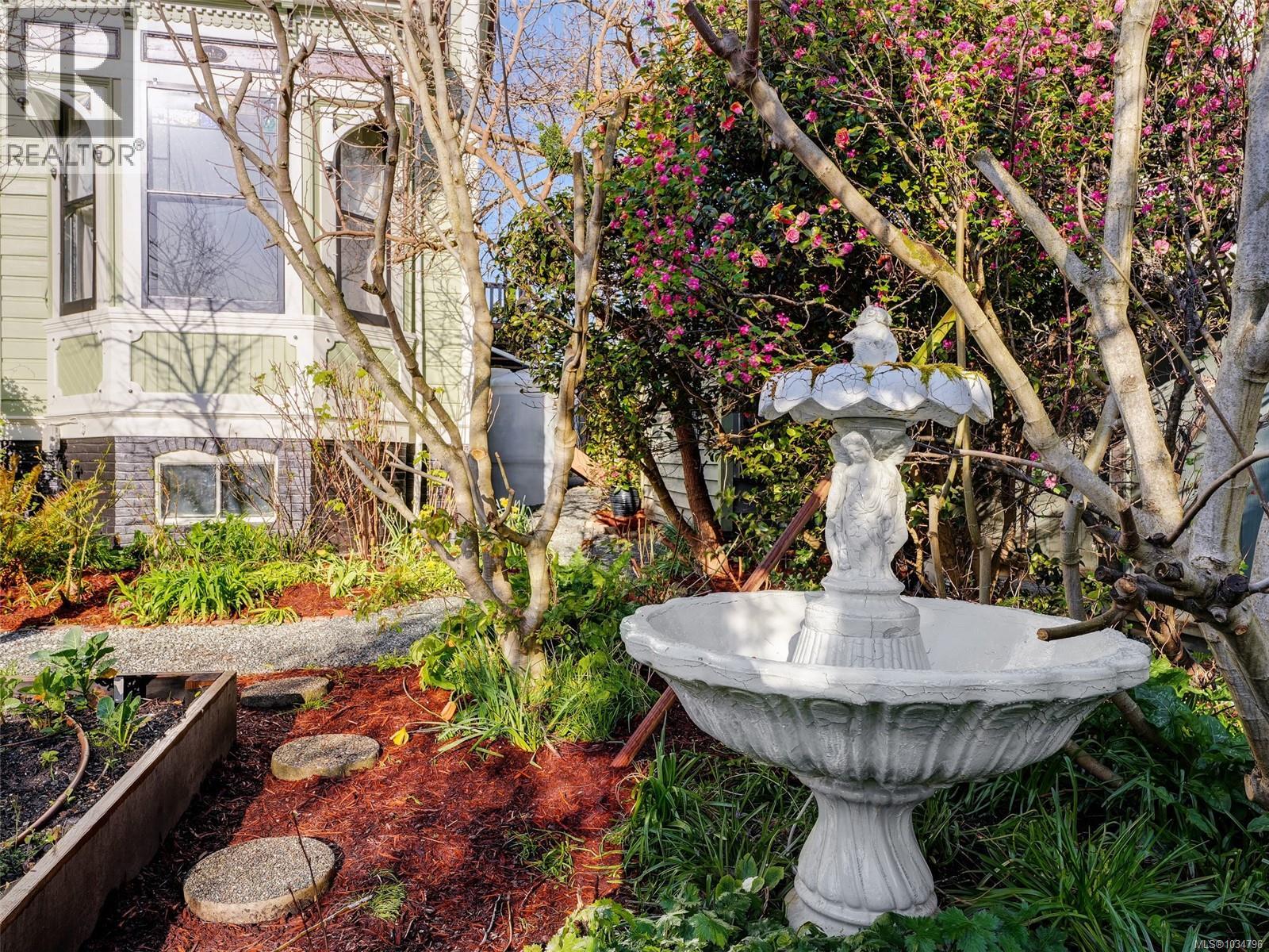 2130 Ridge Rd, Victoria, British Columbia  V8T 3E9 - Photo 43 - 1034796