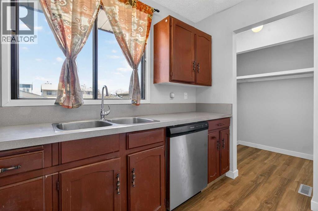 900 Abbeydale Drive NE, Calgary, Alberta  T2A 5Y1 - Photo 11 - A2307433