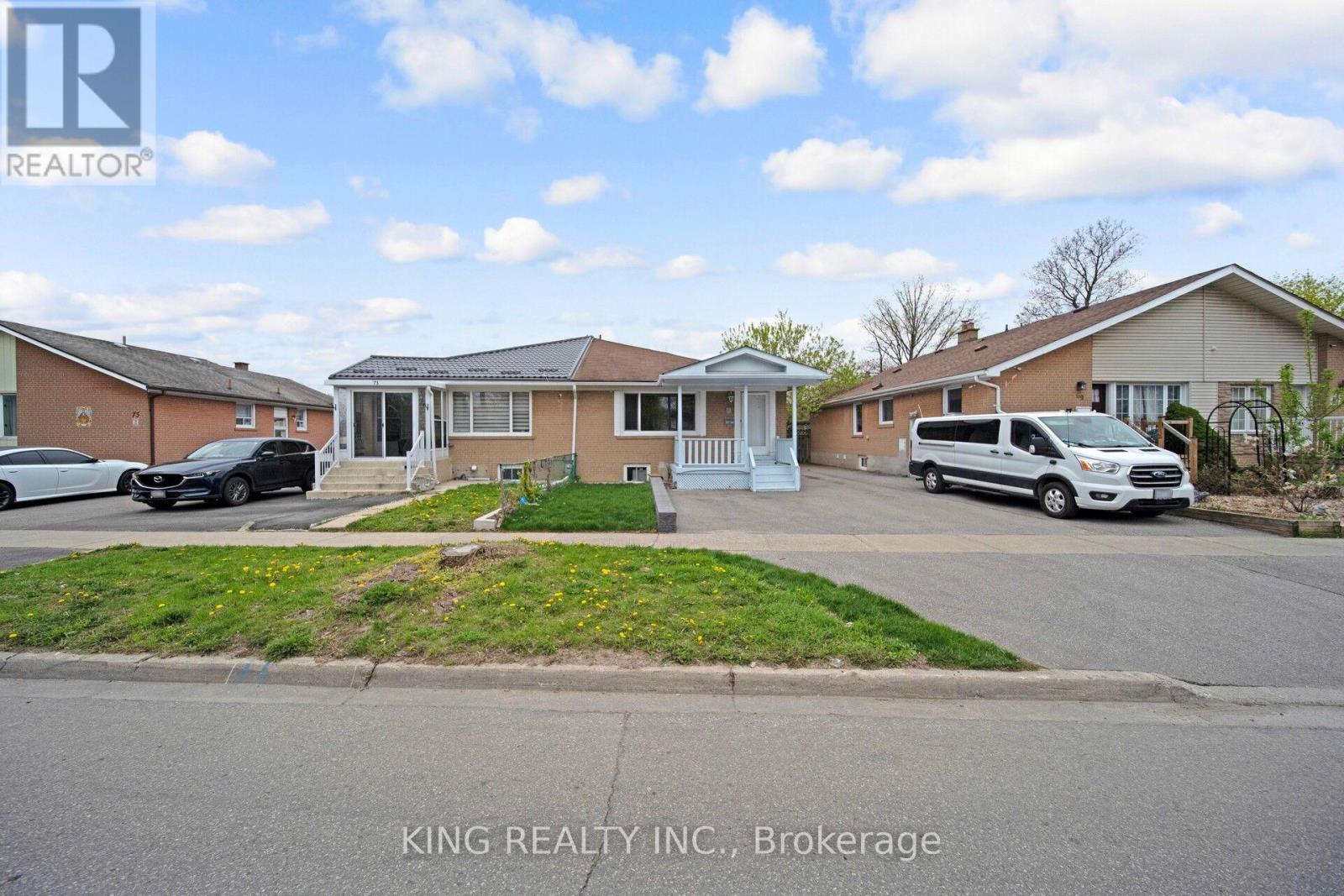 71 Mcmurchy Avenue S, Brampton, Ontario  L6Y 1Y7 - Photo 2 - W13086132