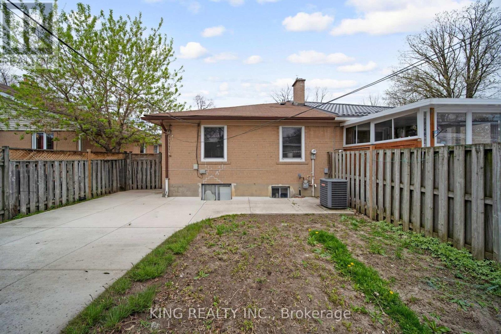 71 Mcmurchy Avenue S, Brampton, Ontario  L6Y 1Y7 - Photo 46 - W13086132