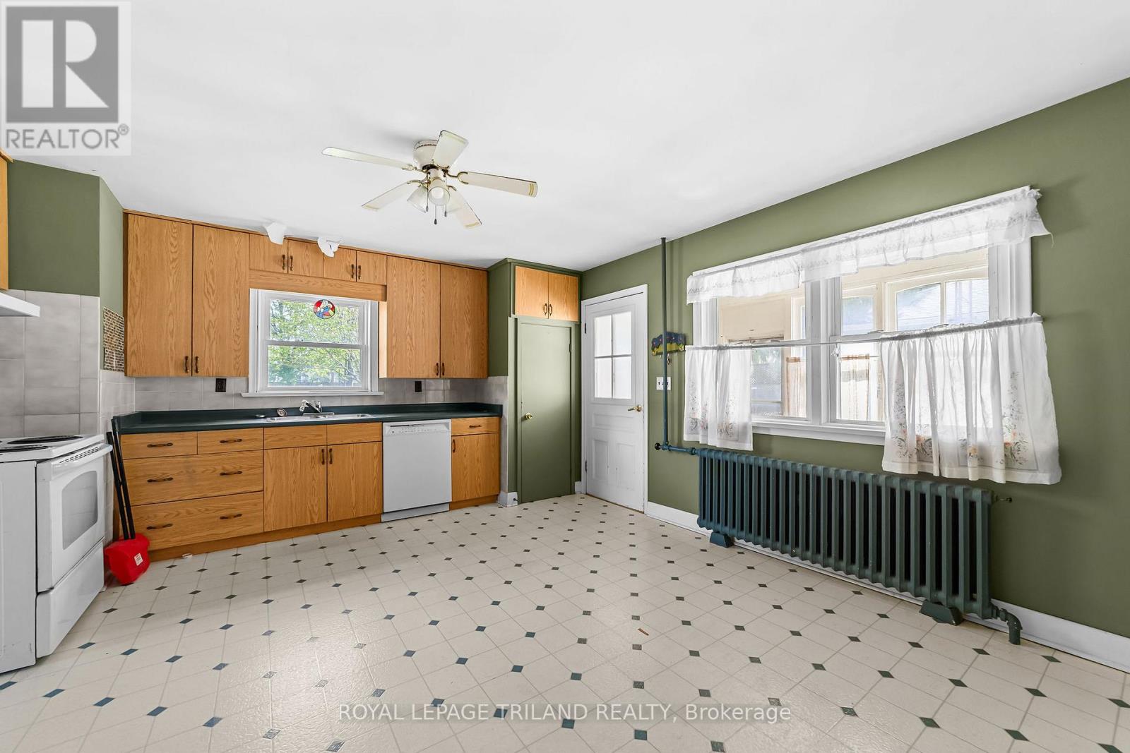 185 Main Street, Southwest Middlesex, Ontario  N0L 1M0 - Photo 17 - X13089058