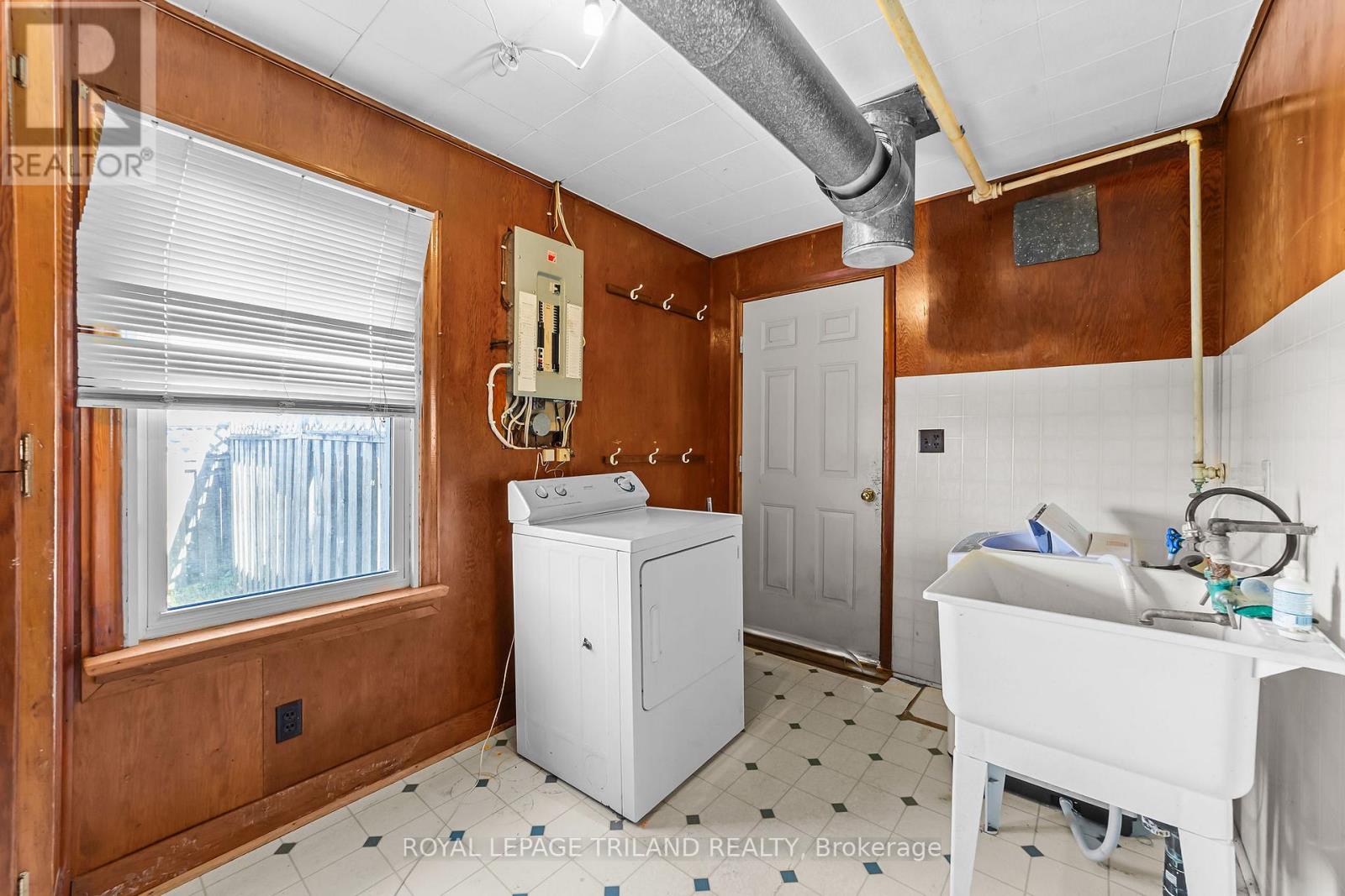 185 Main Street, Southwest Middlesex, Ontario  N0L 1M0 - Photo 20 - X13089060
