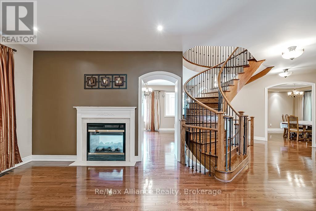 1527 Arrowhead Road, Oakville, Ontario  L6H 7V6 - Photo 6 - W13089076