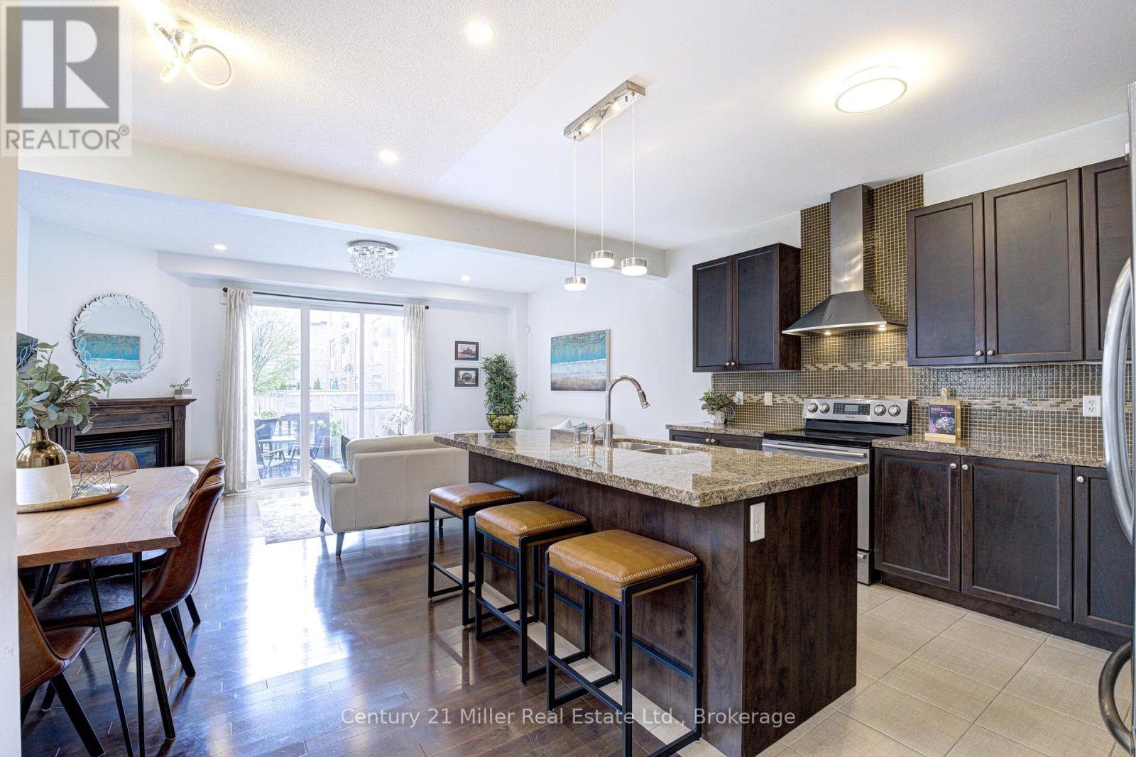2325 Stone Glen Crescent, Oakville, Ontario  L6M 0C9 - Photo 4 - W13089092