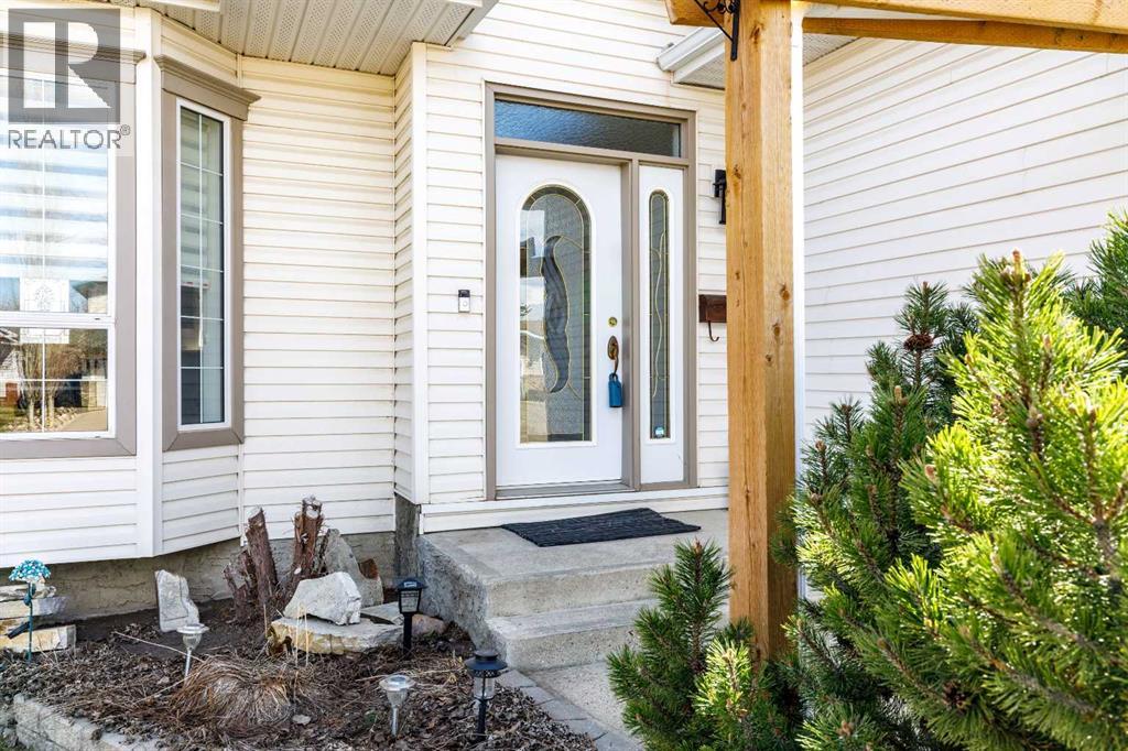 49 Kirkland Drive, Red Deer, Alberta  T4P 3M7 - Photo 4 - A2307678