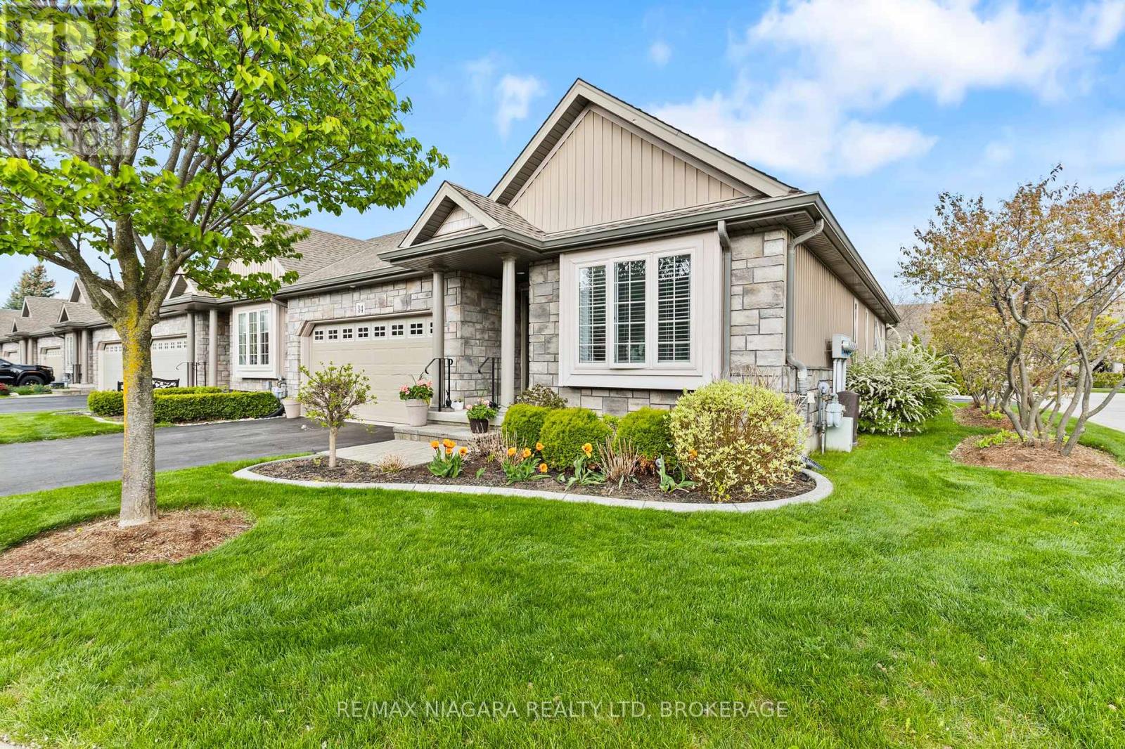 34 Rose Glen Crescent, Niagara-On-The-Lake, Ontario  L0S 1T0 - Photo 2 - X13088946