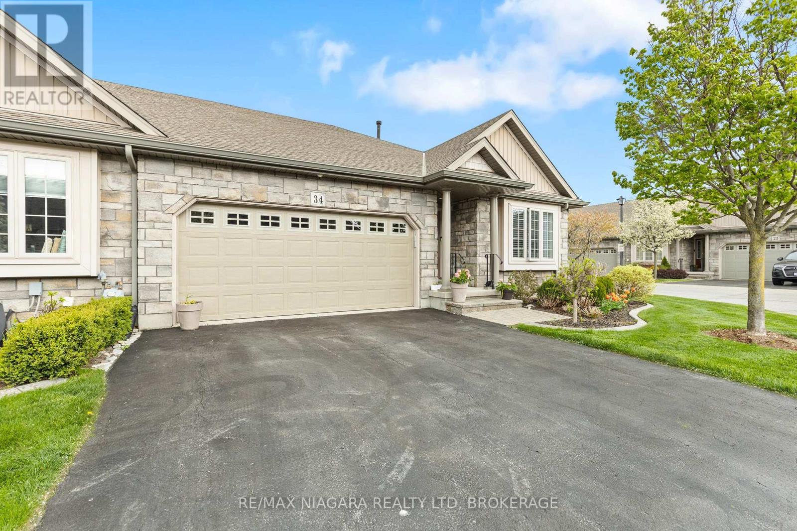 34 Rose Glen Crescent, Niagara-On-The-Lake, Ontario  L0S 1T0 - Photo 3 - X13088946