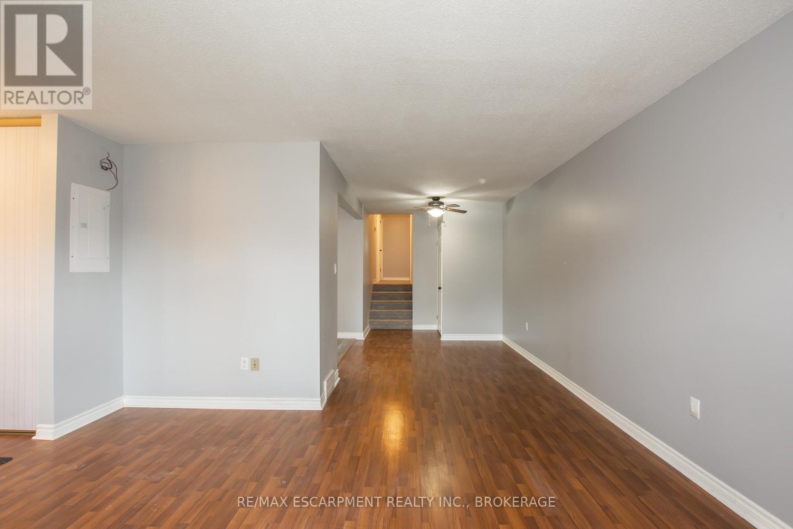 Upper - 81 Marc Boulevard, Welland, Ontario  L3B 5V2 - Photo 4 - X13089086