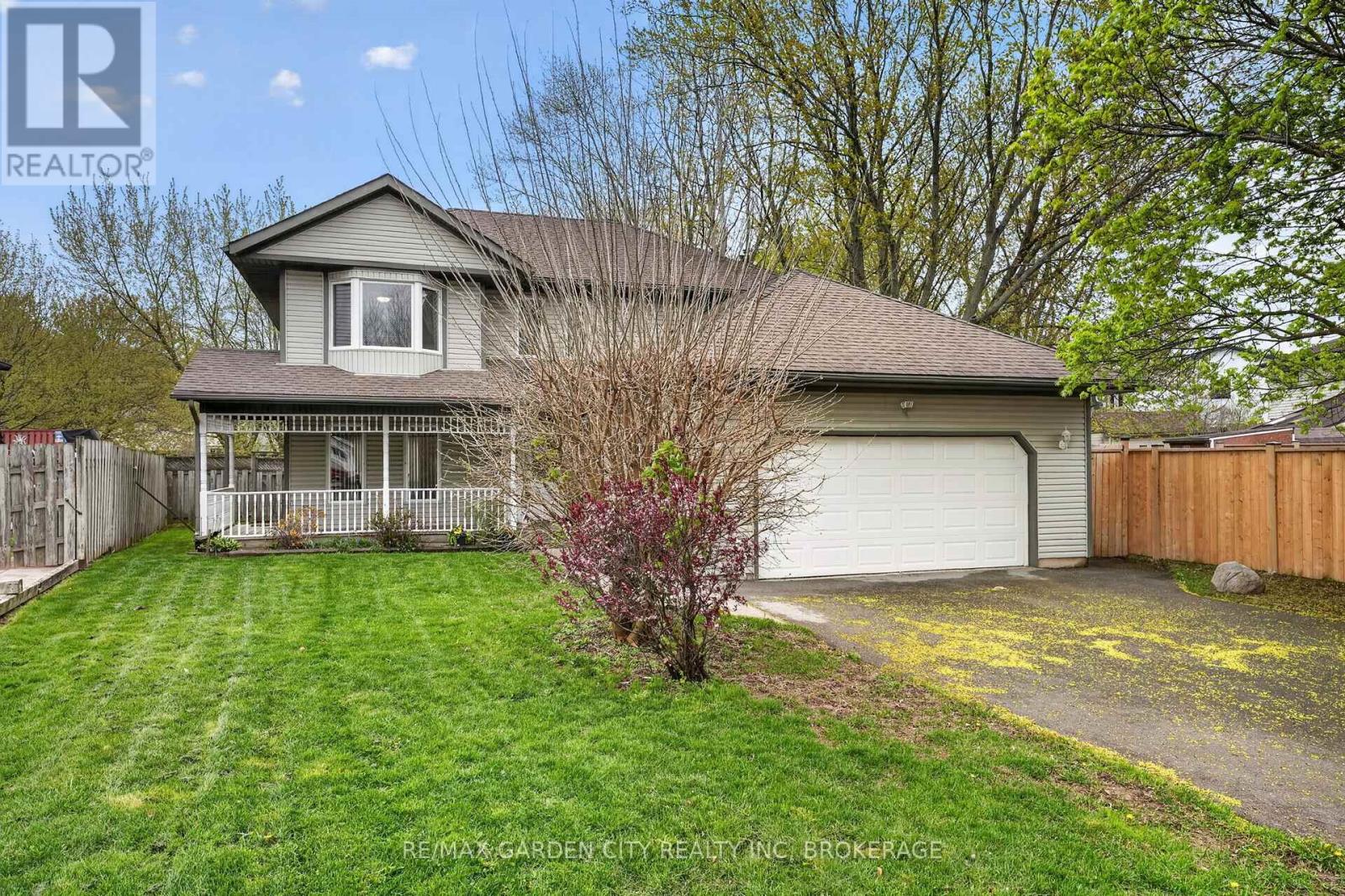 8 CHRISTINA COURT, Welland, Ontario