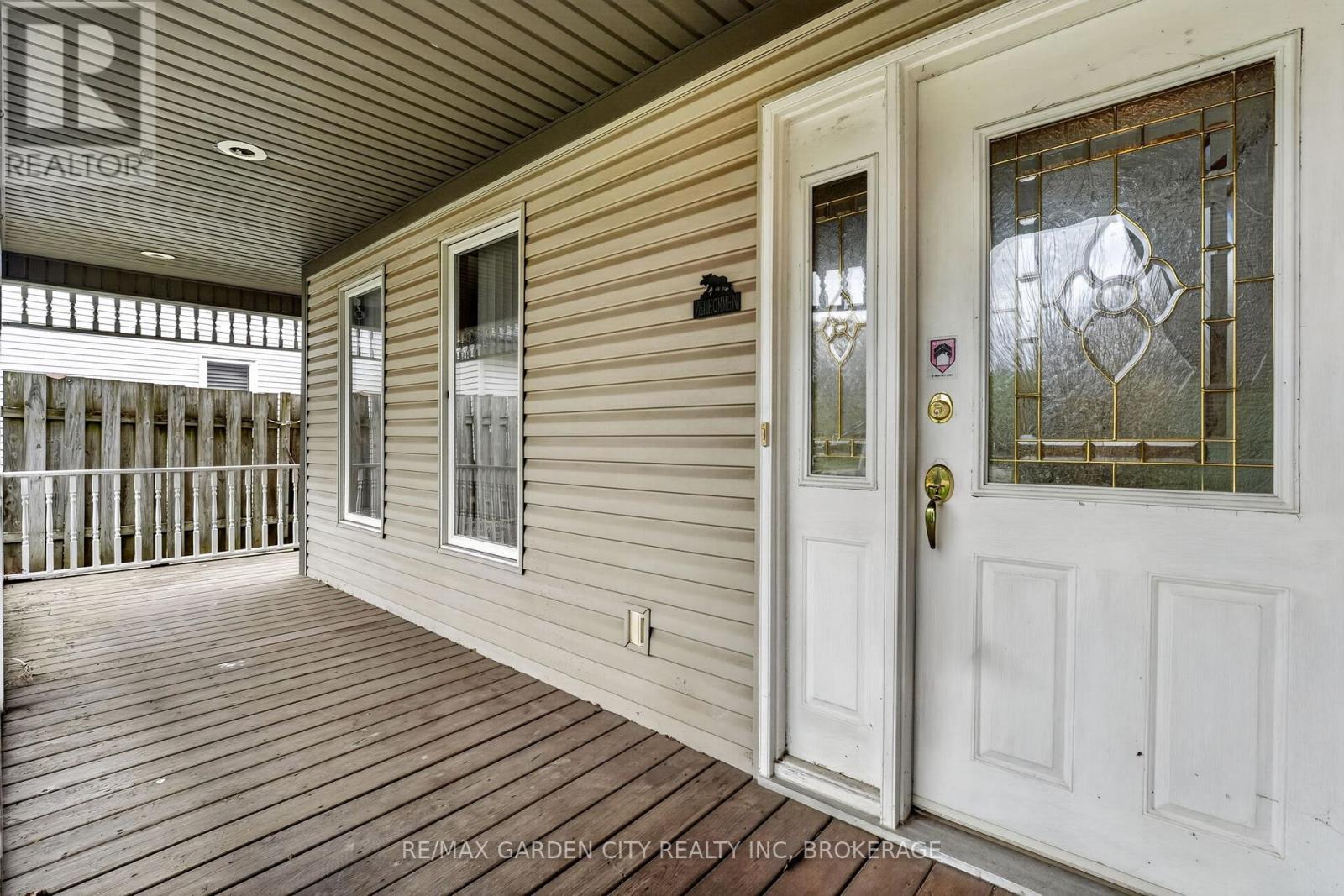8 Christina Court, Welland, Ontario  L3C 7A7 - Photo 4 - X13089108