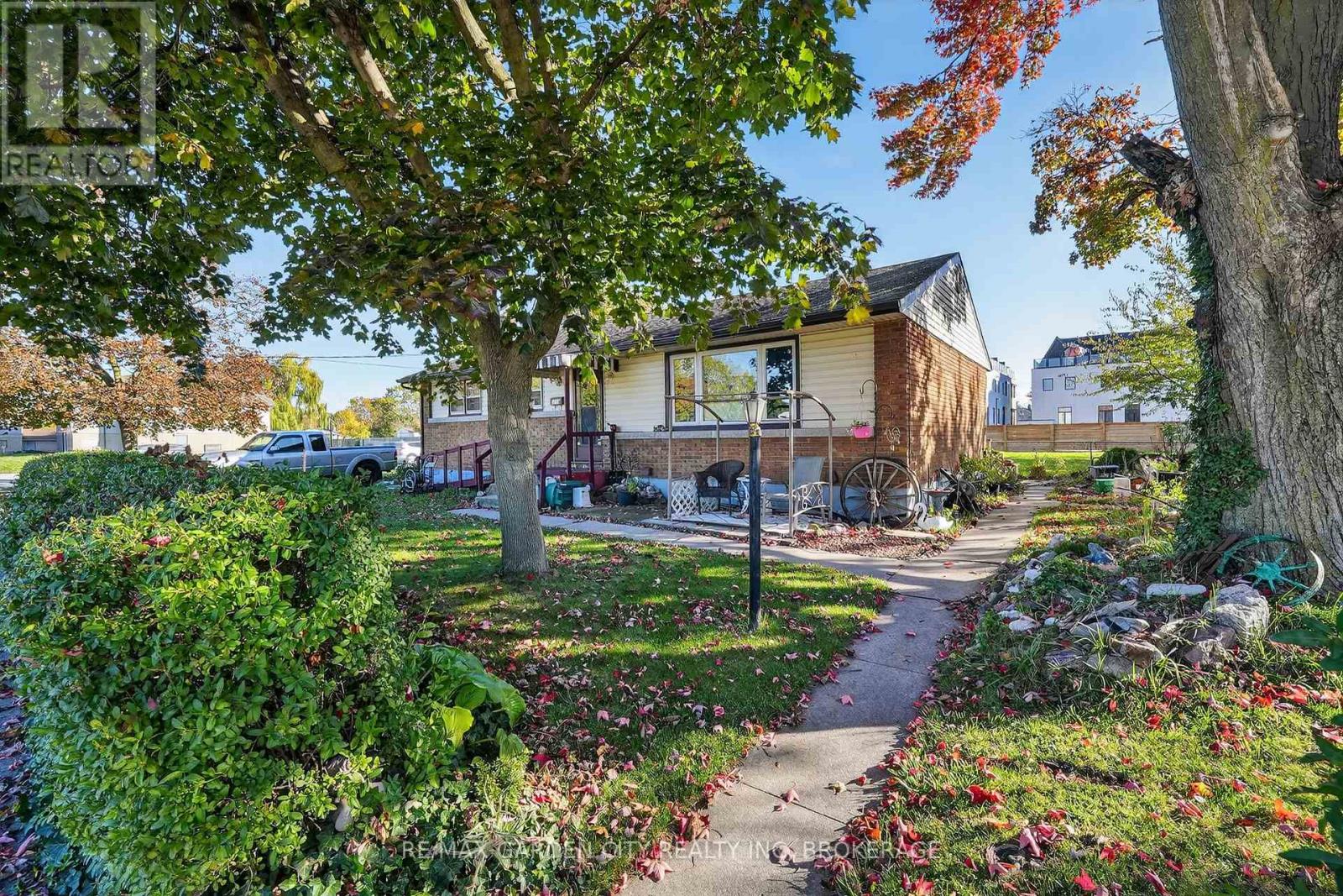6560 Mcleod Road, Niagara Falls (Oldfield), Ontario  L2G 3G4 - Photo 10 - X13089170