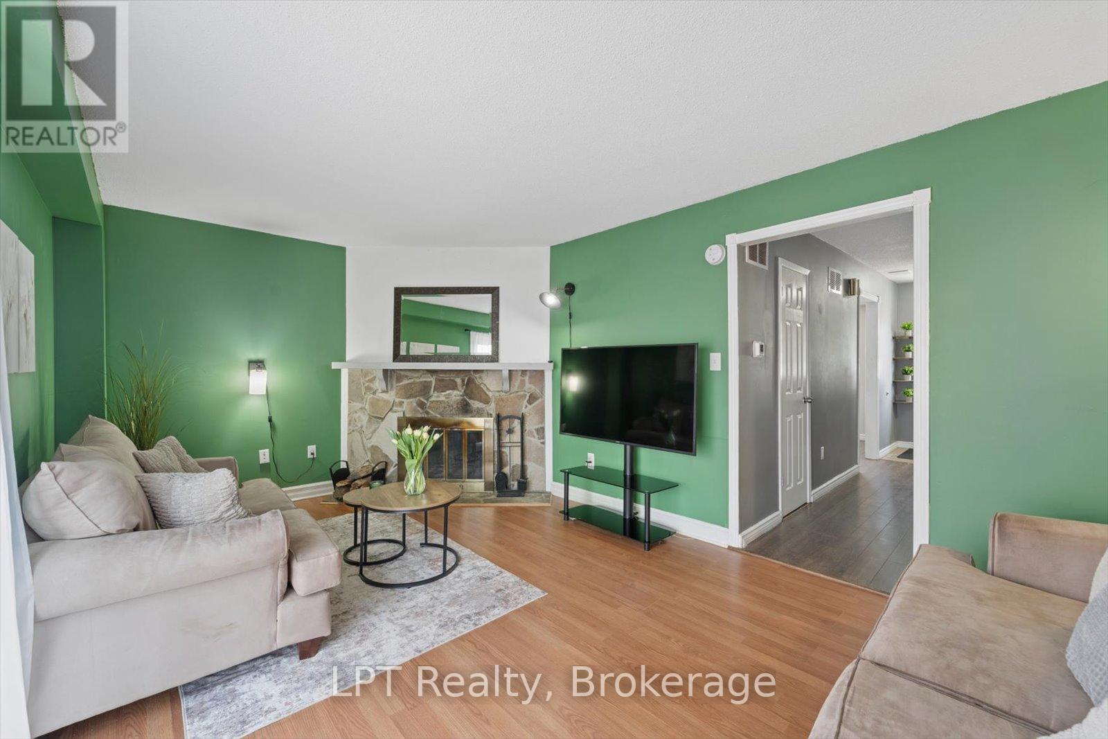 209 Northminster Court, Oshawa, Ontario  L1G 7M6 - Photo 10 - E13089026