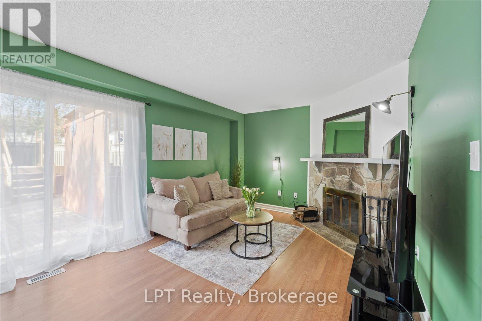 209 Northminster Court, Oshawa, Ontario  L1G 7M6 - Photo 12 - E13089026