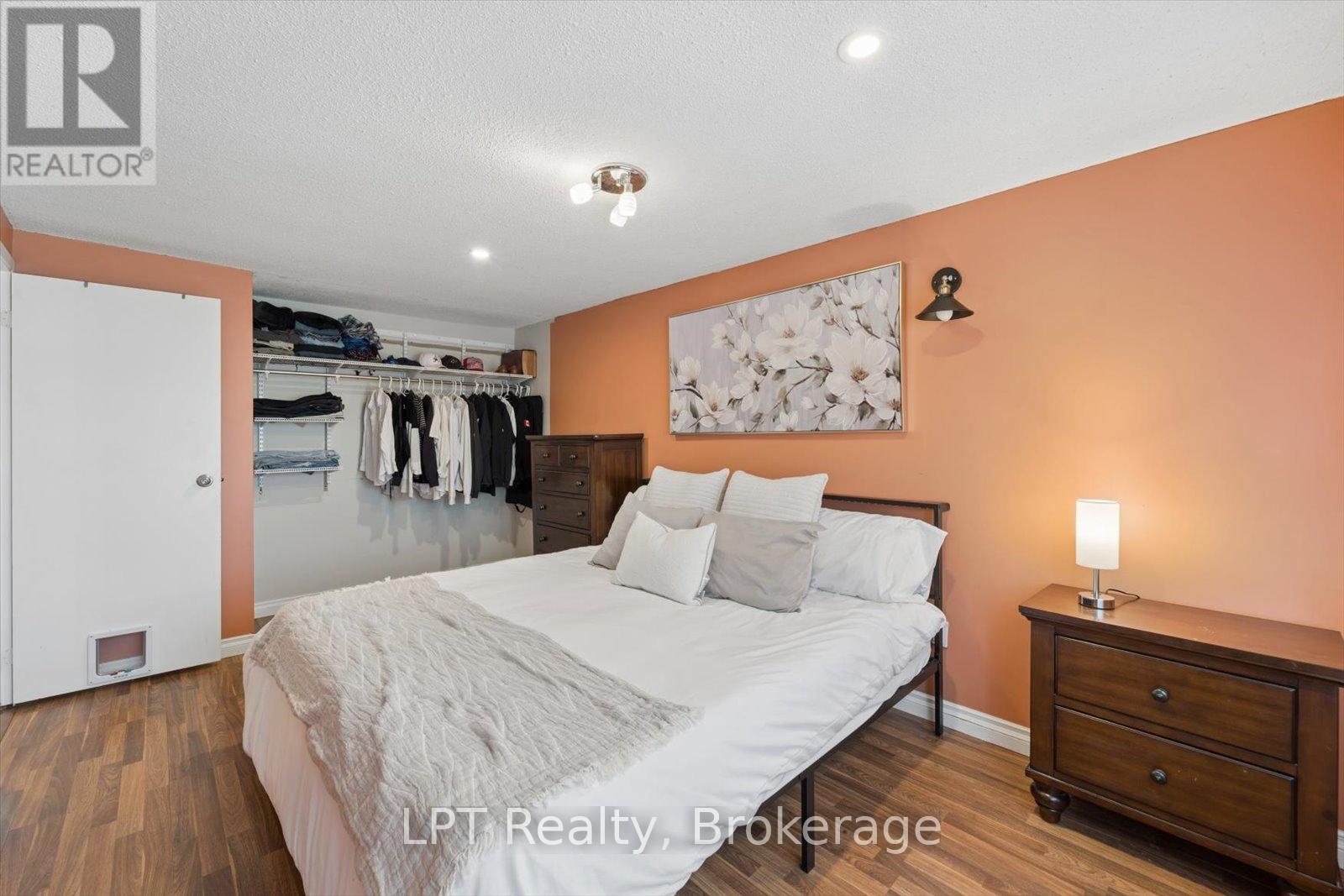 209 Northminster Court, Oshawa, Ontario  L1G 7M6 - Photo 15 - E13089026