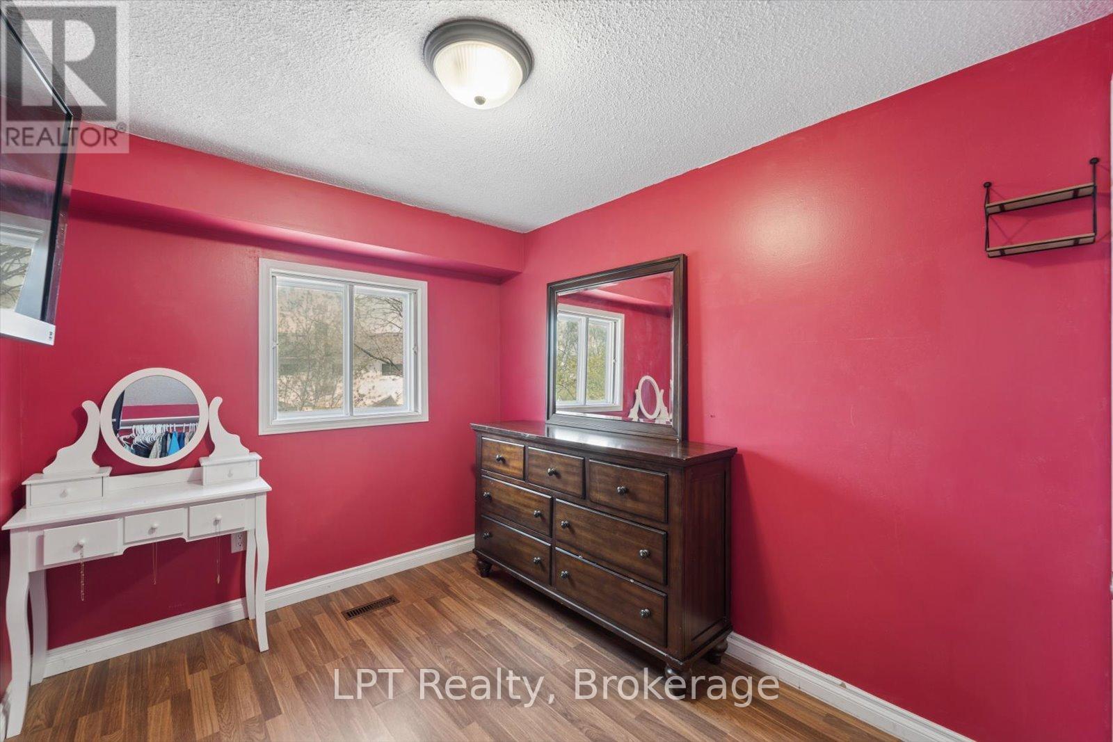 209 Northminster Court, Oshawa, Ontario  L1G 7M6 - Photo 18 - E13089026