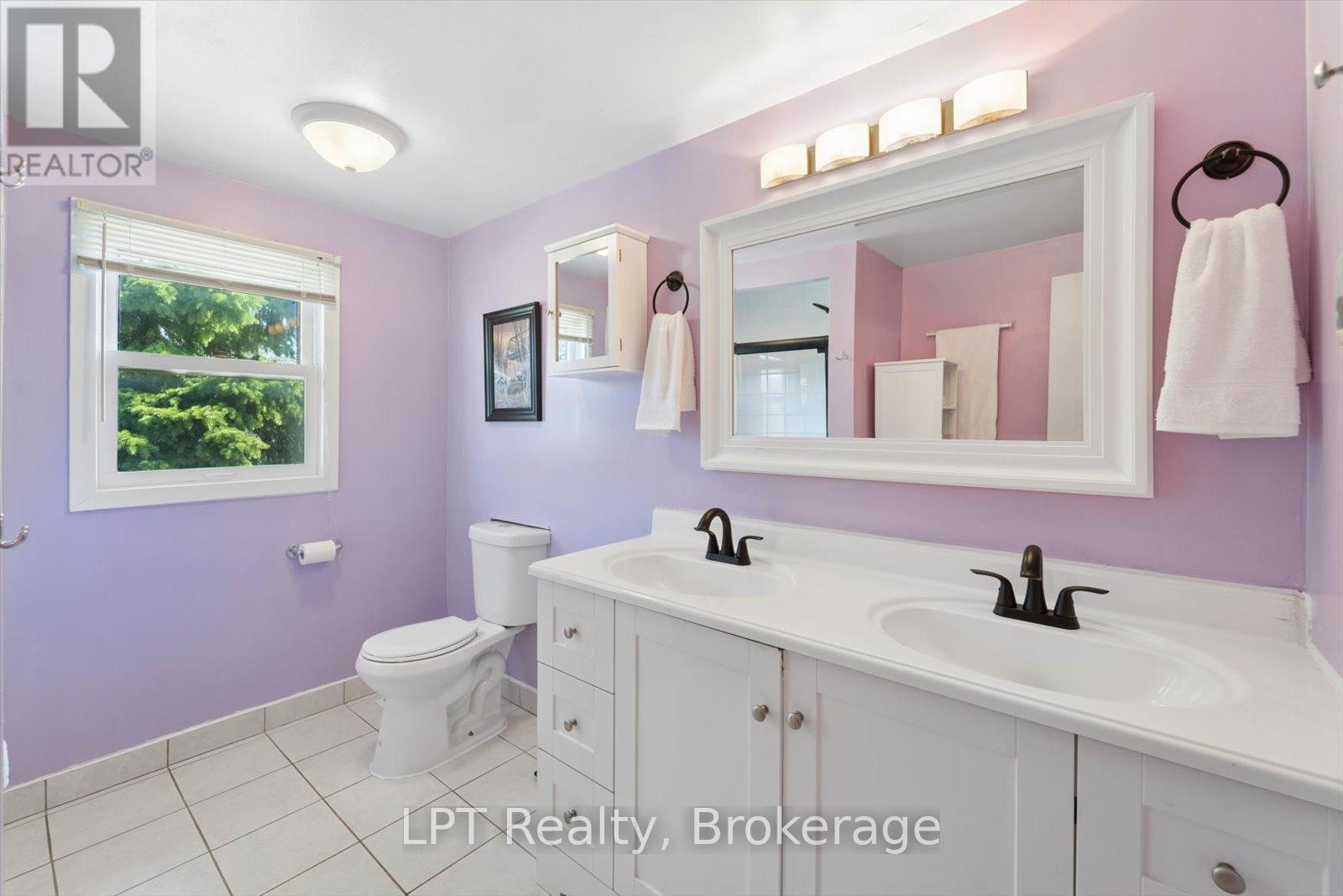 209 Northminster Court, Oshawa, Ontario  L1G 7M6 - Photo 19 - E13089026